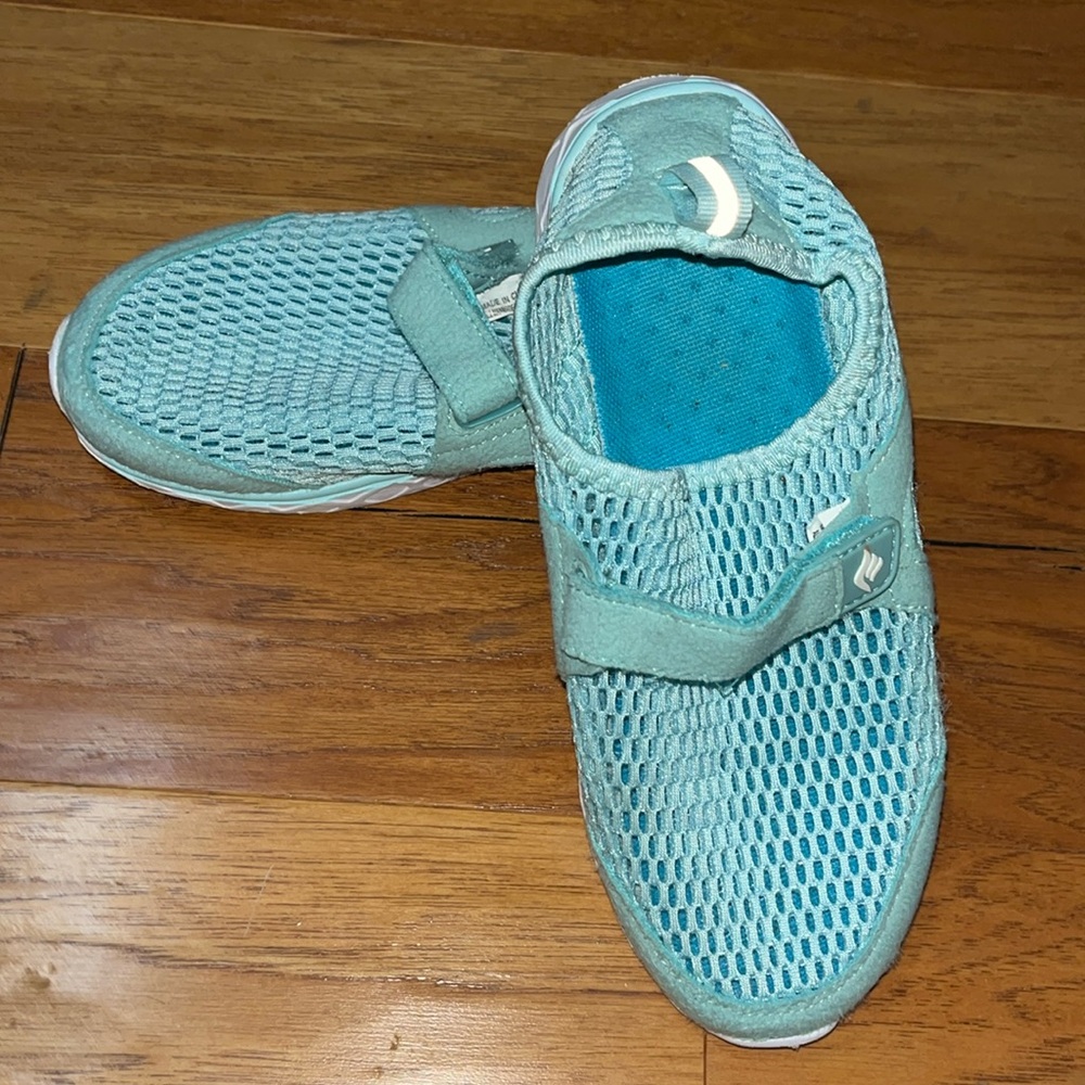 Water shoes, Aqua blue, Kids size 2 European size 33